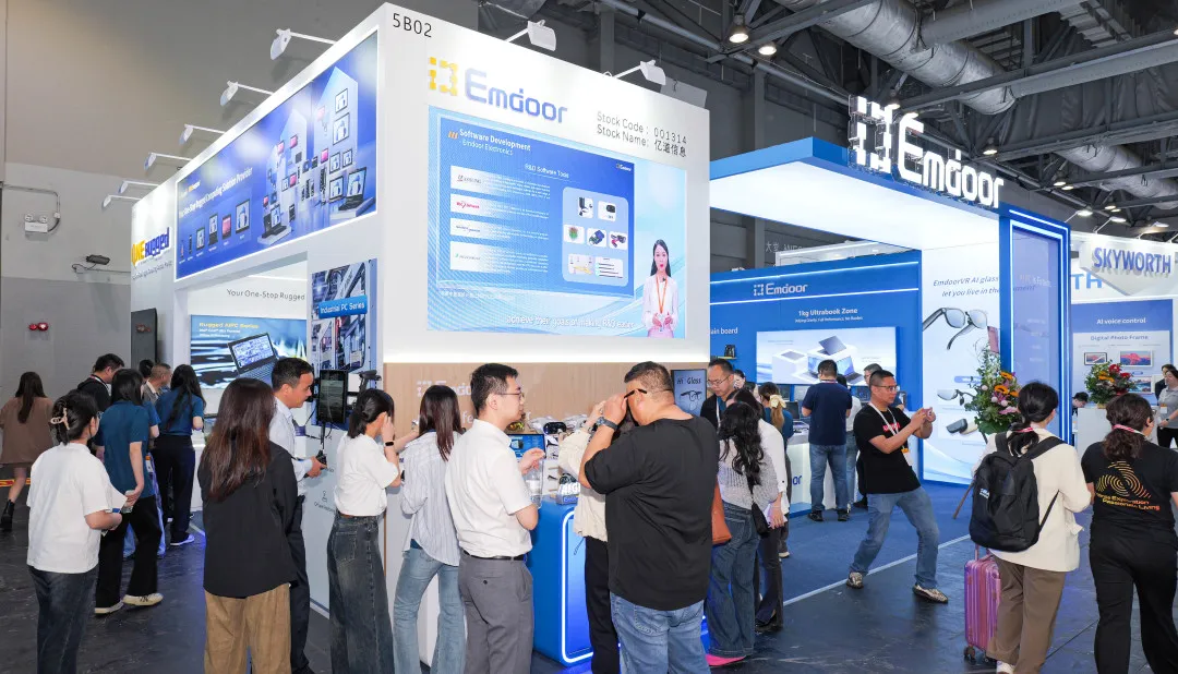 Many visitors exploring Emdoor's booth at the exhibition, showcasing our innovative rugged devices and AI solutions
