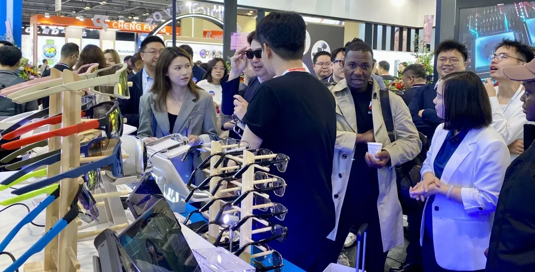 Yijing Virtual showcases its latest full-stack product delivery solution for AI glasses