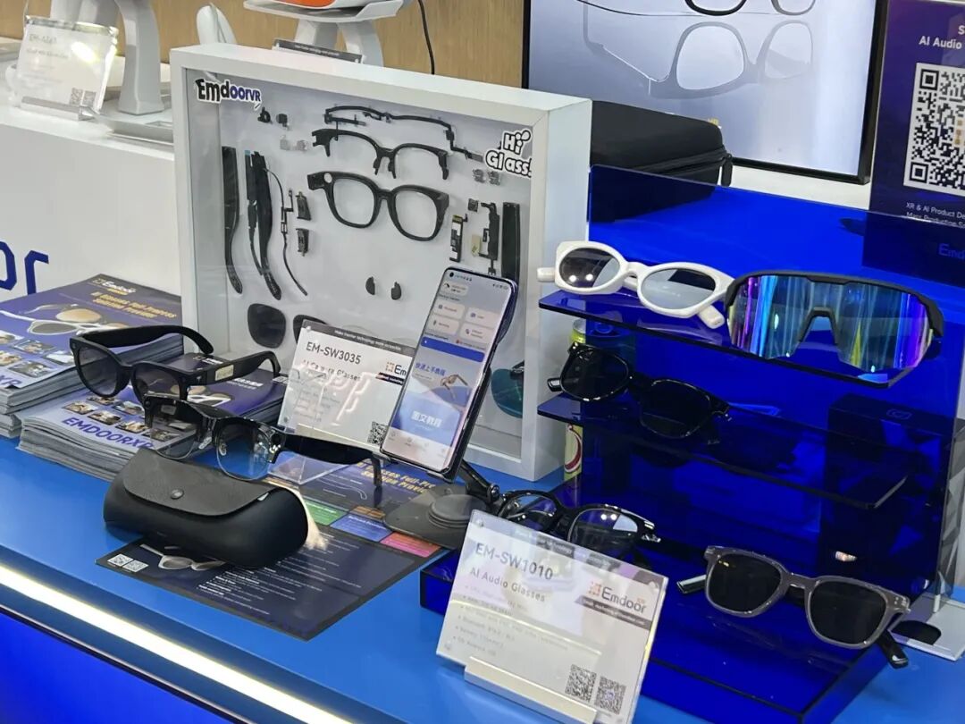 EmdoorXR presented AI glasses, audio glasses, and spatial computing devices at Global Sources 2025