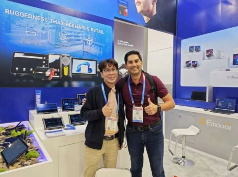 EmdoorVR Lifestyle Shot EmdoorVR Lifestyle Shot