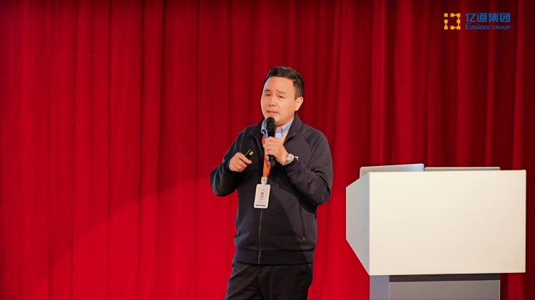General Manager Liu Yuangui presentation